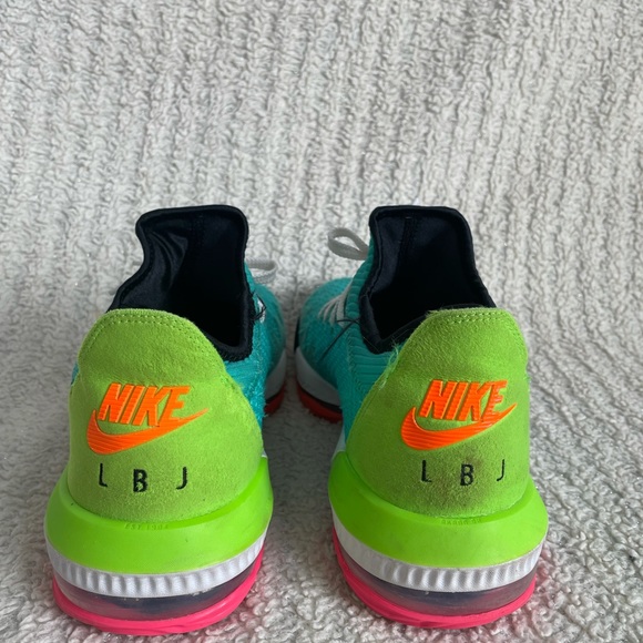 Nike Lebron 16 Air Max - Picture 4 of 5